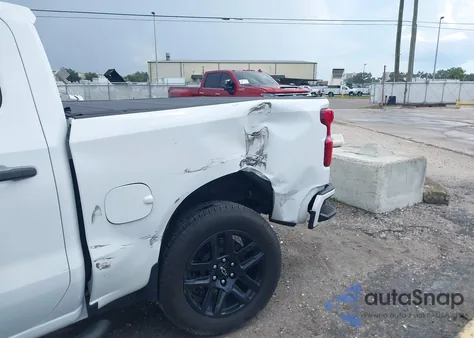 2024 Chevrolet Silverado 1500 2Wd Short Bed Custom z USA, uszkodzony, nr VIN 1GCPABEK8RZ115987